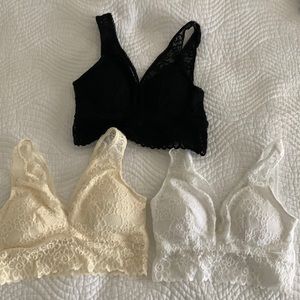 3-pack Cream/White/Black Bralettes